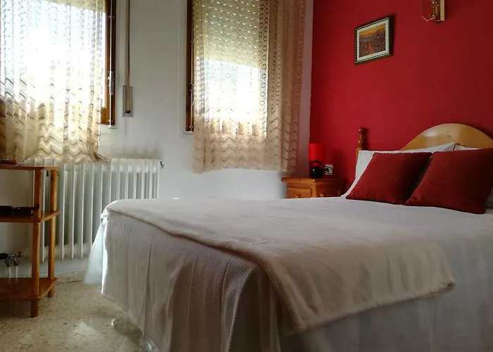 皮纳莱斯旅馆 招待所 滨海略雷特