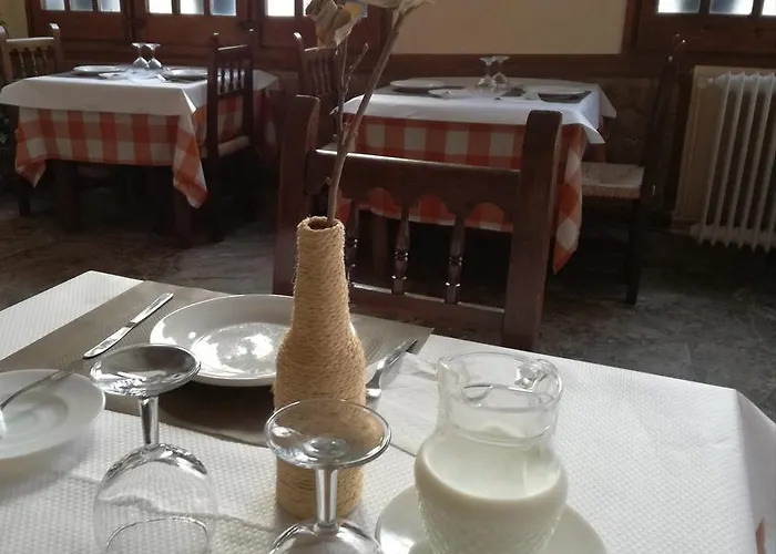 皮纳莱斯旅馆 2* 滨海略雷特